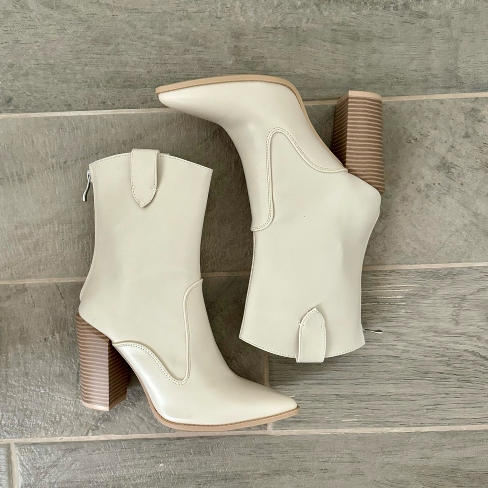 NWT - Vici Heeled Ankle Booties - Bone Color - Size 7